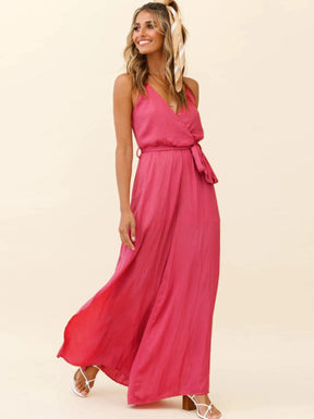 Macacão Cayman com Decote V e Fenda Lateral